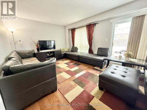 22 Madeleine Street, Kitchener, ON - Indoor Photo Showing Living Room
