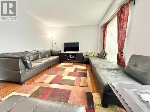 22 Madeleine Street, Kitchener, ON - Indoor Photo Showing Living Room