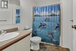 4 pc main bathroom - 