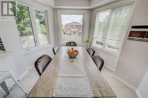 3203 Dovetail Mews, Mississauga, ON - Indoor Photo Showing Dining Room