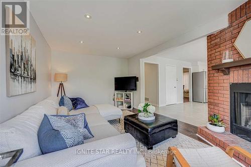 3203 Dovetail Mews, Mississauga, ON - Indoor Photo Showing Living Room With Fireplace