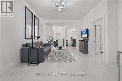 39 Division Street, Hamilton, ON - Indoor Photo Showing Other Room