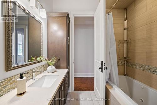190 Maplewood Road, Mississauga, ON - Indoor Photo Showing Bathroom