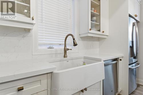13 Grafton Avenue, Hamilton, ON - Indoor Photo Showing Kitchen