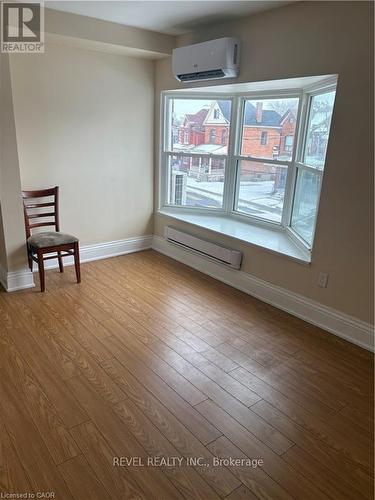 95 Sanford Avenue N, Hamilton, ON - Indoor Photo Showing Other Room