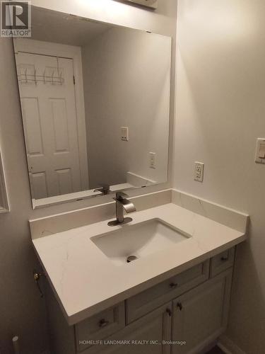 1 - 575 Dundas Street W, Mississauga, ON - Indoor Photo Showing Bathroom