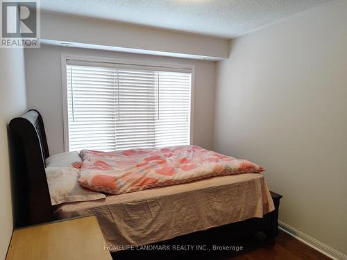 1 - 575 Dundas Street W, Mississauga, ON - Indoor Photo Showing Bedroom