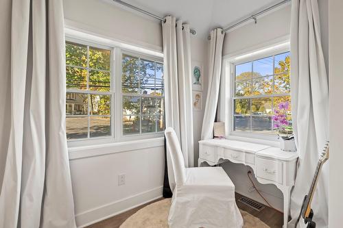 Chambre à coucher - 520 Rue Main, Hudson, QC - Indoor Photo Showing Other Room