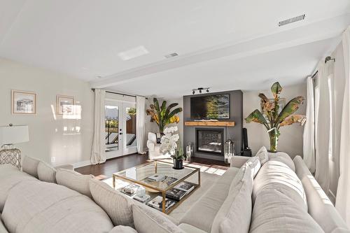 Salon - 520 Rue Main, Hudson, QC - Indoor Photo Showing Living Room With Fireplace