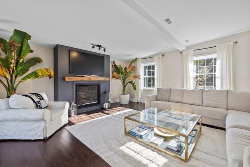 Salon - 520 Rue Main, Hudson, QC - Indoor Photo Showing Living Room With Fireplace