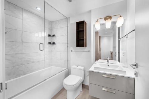 Bathroom - 405-1211 Rue Drummond, Montréal (Ville-Marie), QC - Indoor Photo Showing Bathroom