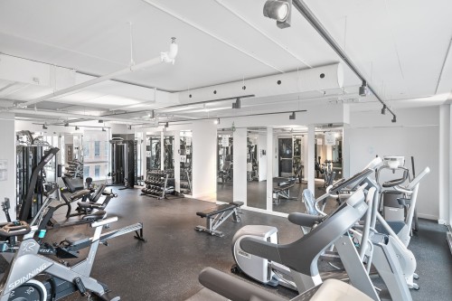 Exercise room - 405-1211 Rue Drummond, Montréal (Ville-Marie), QC - Indoor Photo Showing Gym Room