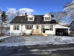 15 Dexter Avenue  Brooklyn, NS B0J 1H0