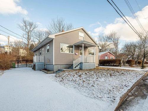 13 Franklyn Street, Dartmouth, NS 