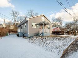 13 Franklyn Street  Dartmouth, NS B2W 1B6