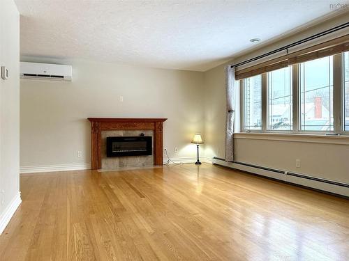 27 Regent Street, Amherst, NS 