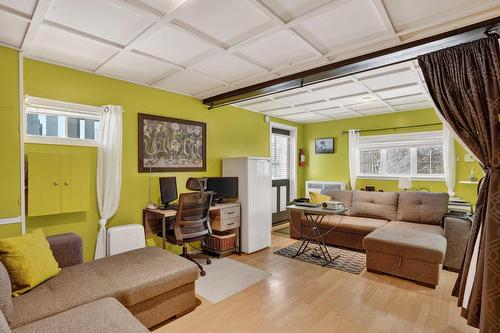 Salle familiale - 4 Ch. Des Lys, Gore, QC - Indoor