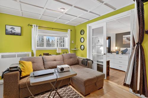 Salle familiale - 4 Ch. Des Lys, Gore, QC - Indoor Photo Showing Other Room