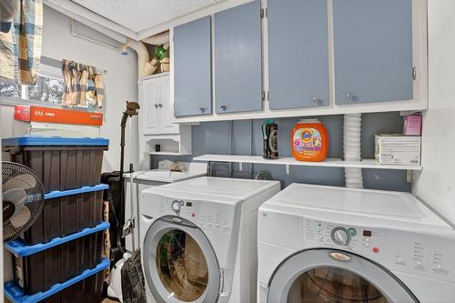 Rangement - 4 Ch. Des Lys, Gore, QC - Indoor Photo Showing Laundry Room