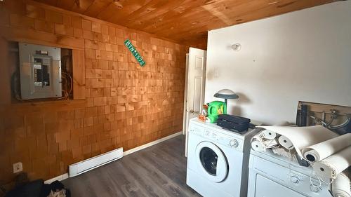 Salle de lavage - 8 Ch. Moffat, Lac-Brome, QC - Indoor Photo Showing Laundry Room