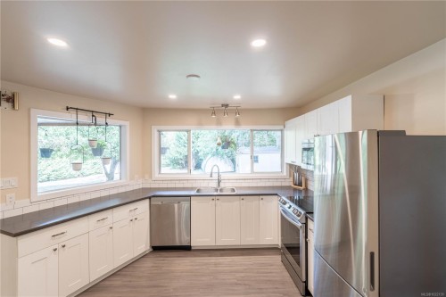 8996 Chemainus Rd, Chemainus, BC 