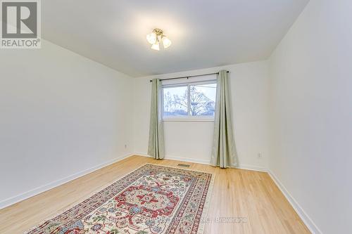 664 Geneva Park Drive, Burlington, ON - Indoor Photo Showing Other Room