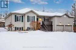 20 ROSEMARIE DRIVE  Oro-Medonte, ON L0L 1T0