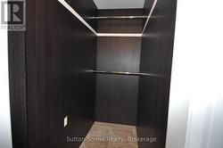 Walkin closet - 