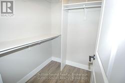 Walkin Closet on Master - 