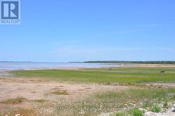 5 minute walk to beach - 