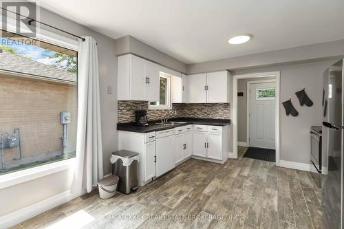 6 Weymouth Drive, London East (East I), ON - Indoor Photo Showing Kitchen
