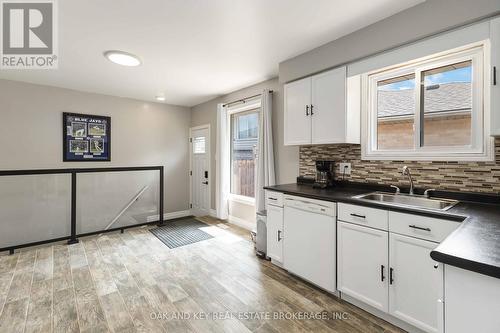 6 Weymouth Drive, London East (East I), ON - Indoor Photo Showing Kitchen