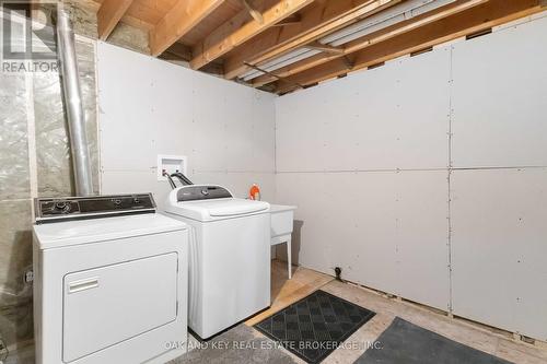6 Weymouth Drive, London East (East I), ON - Indoor Photo Showing Laundry Room