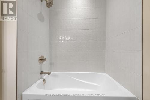 4pc Bathroom - Main Floor - 6 Butternut Crescent, Fort Erie (Ridgeway), ON - Indoor Photo Showing Bathroom