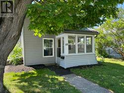 101 SCHOFIELD AVENUE Brockville, ON K6V 4M7