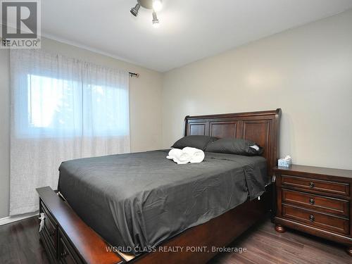 6136 Ford Road, Mississauga, ON - Indoor Photo Showing Bedroom