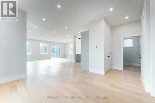 185 Riverview Boulevard, St. Catharines, ON - Indoor Photo Showing Other Room