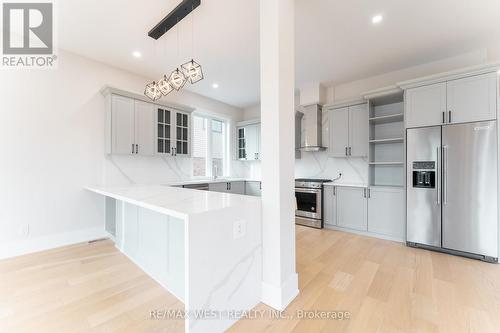 185 Riverview Boulevard, St. Catharines, ON - Indoor Photo Showing Kitchen