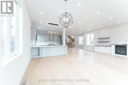 185 Riverview Boulevard, St. Catharines, ON - Indoor With Fireplace