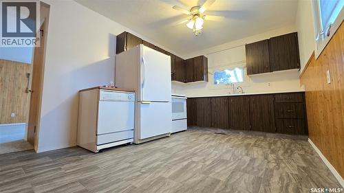 854 Broad Street N, Regina, SK - Indoor Photo Showing Kitchen