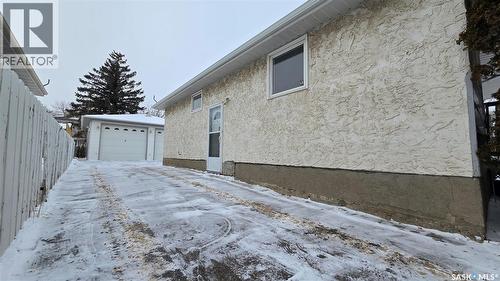 854 Broad Street N, Regina, SK - Outdoor