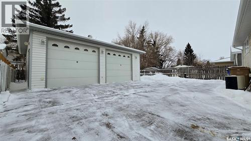 854 Broad Street N, Regina, SK - Outdoor With Exterior