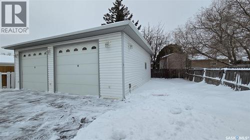 854 Broad Street N, Regina, SK - Outdoor