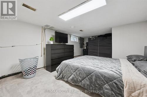 262 Madison Avenue S, Kitchener, ON - Indoor Photo Showing Bedroom