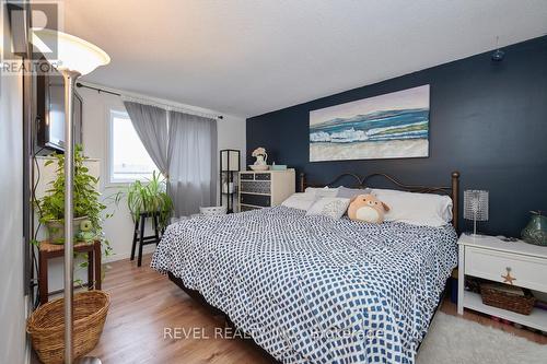 Upper - 88 Fox Run, Barrie, ON - Indoor Photo Showing Bedroom