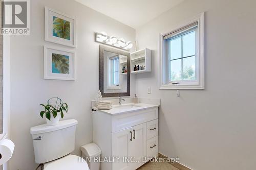 851 Clemens Crescent, Mississauga, ON - Indoor Photo Showing Bathroom