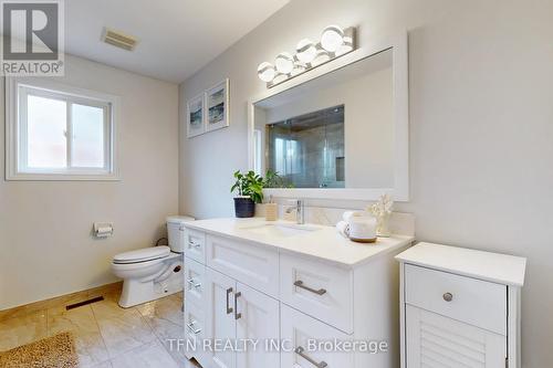 851 Clemens Crescent, Mississauga, ON - Indoor Photo Showing Bathroom