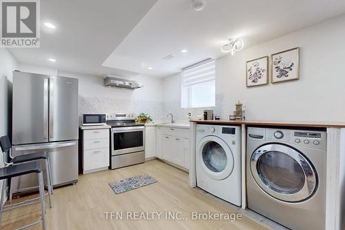851 Clemens Crescent, Mississauga, ON - Indoor Photo Showing Laundry Room