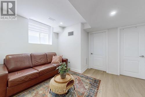 851 Clemens Crescent, Mississauga, ON - Indoor