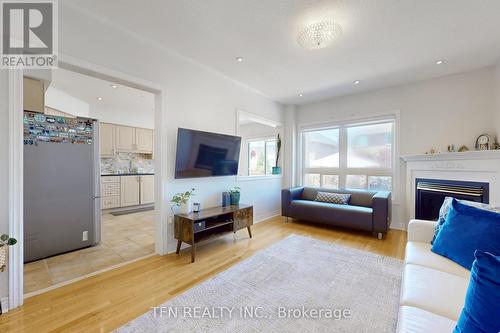 851 Clemens Crescent, Mississauga, ON - Indoor Photo Showing Living Room With Fireplace